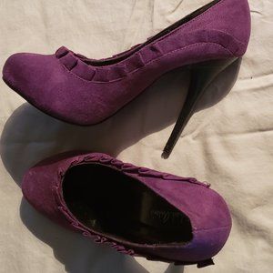Michael Antonio purple suede pumps Size 7
